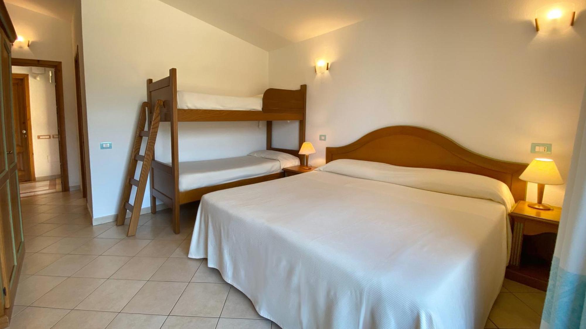 Le Anfore Hotel Вилласимиус Экстерьер фото