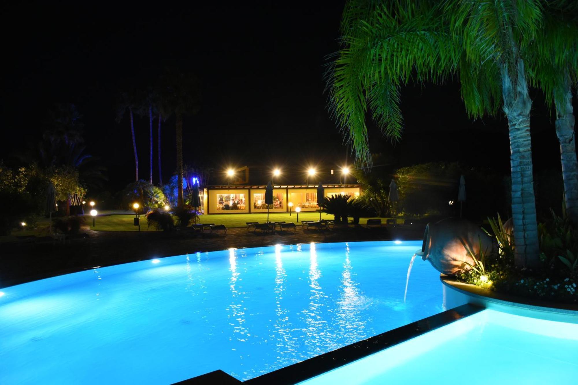 Le Anfore Hotel Вилласимиус Экстерьер фото