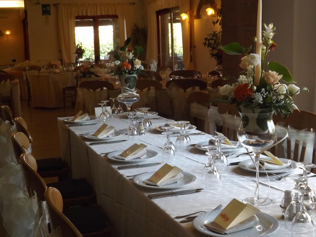 Le Anfore Hotel Вилласимиус Экстерьер фото